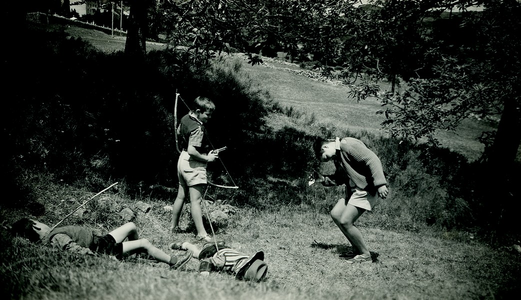 La photographie originale, prise en 1957 par le père de Serge Tisseron. Crédit : Serge Tisseron. 383_4_1_recontre_s.tisseron_illustr_3.jpeg