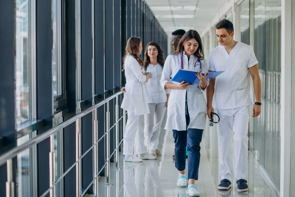 La signature électronique accompagne la digitalisation du secteur de la santé et contribue à son accélération. Médecin