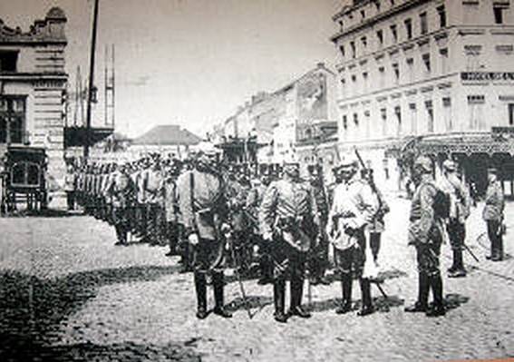 Soldats allemands occupant Liège durant la Première Guerre mondiale. (DR)