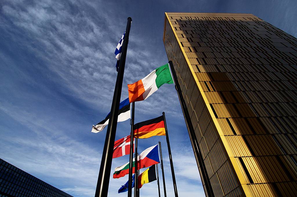 "L'existence d'un droit de propriété intellectuel 'exclusif et opposable à tous' est un principe intangible garanti par la loi française sur le droit français." (Gwenaël Piaser/VisualHunt)