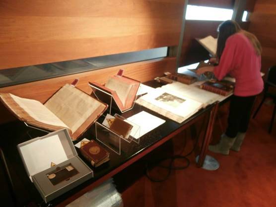 Opération de numérisation réalisée sur un site de la BnF (Numen)