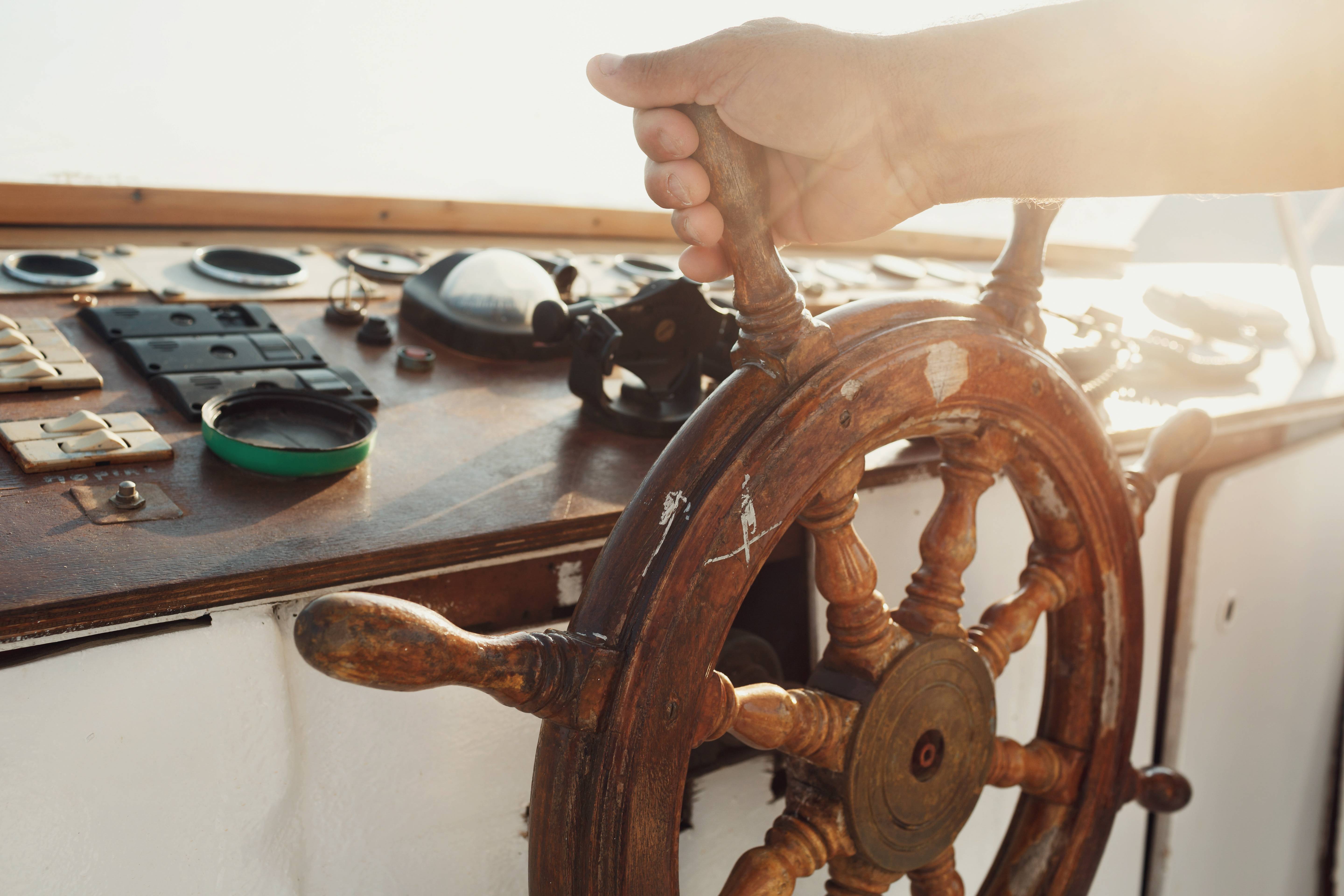 Le Case management permet de proposer au nouveau collaborateur un « portail RH », espace convivial aux couleurs de l’entreprise, au sein duquel il va pouvoir retrouver une base de connaissances, compléter des formulaires, etc. (Crédits : Freepik)