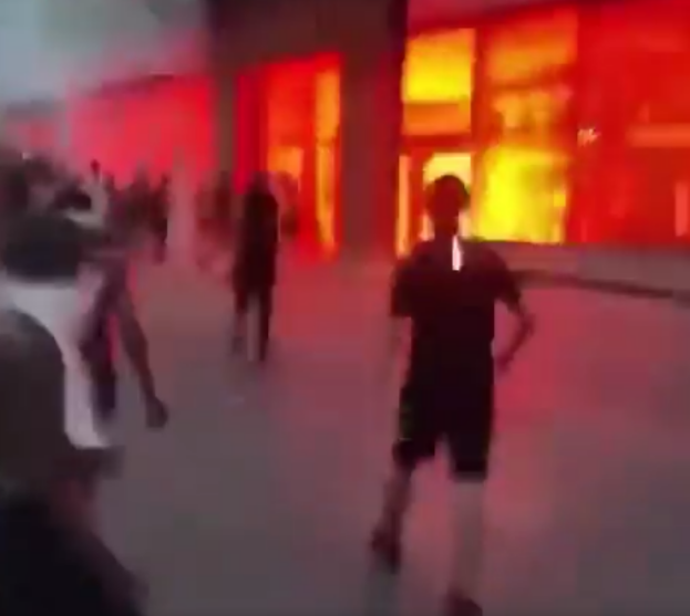 Emeutes-Marseille-bibliotheque-Alcazar-en-partie-vandalisee