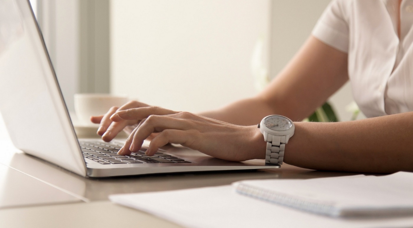 Le Guide d'indexation pour le web mis en ligne par le Service interministériel des archives de France souhaite faire évoluer les pratiques des archivistes. (Freepik/yanalya) archives-siaf-guide-indexation-web-telecharger