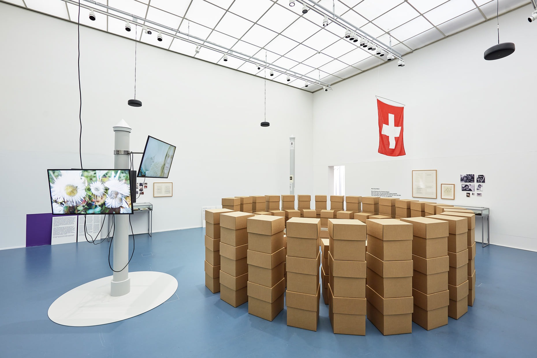 Une salle d'exposition au sein de la Bibliothèque nationale Suisse à Berne (Bibliothèque nationale Suisse, Simon Schmid) Suisse : les bibliothèques ont procédé à 40 millions de prêts de médias physiques et 8,6 millions de prêts d’e-books