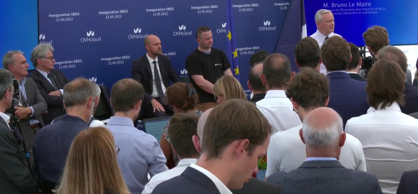 “Ne venez pas toucher à nos données, elles nous appartiennent," a déclaré Bruno le Maire à l'occasion de l'inauguration du nouveau datacenter OVHcloud. (DR/ministère de l'Economie) souverainte-numerique-gestion-donnees-bruno-lemaire