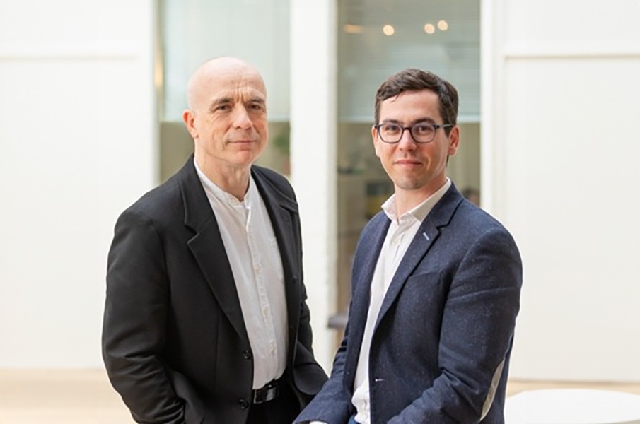 Jean-Baptiste de Vathaire et Thomas Parisot, co-fondateur et co-directeur de Cairn.info (Cairn.info) Cairn-info-acquiert-specialiste-enrichissement-documentaire-Isako