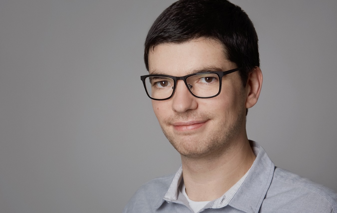 Camille Alloing, professeur au sein du Département de communication sociale et publique de l’Université du Québec à Montréal, directeur du Labfluens et chercheur au LabCMO. (DR) rencontre-camille-aloing-travail-emotionnel-numerique