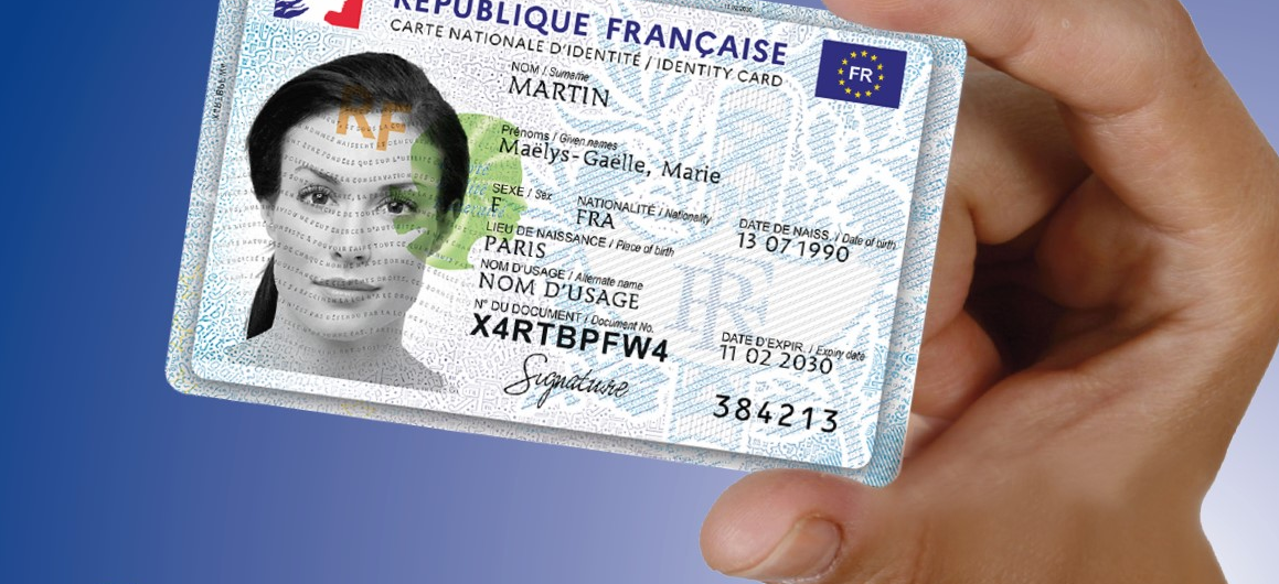 La nouvelle carte d'identité numérique présentée le 16 mars 2021 (Imprimerie nationale)