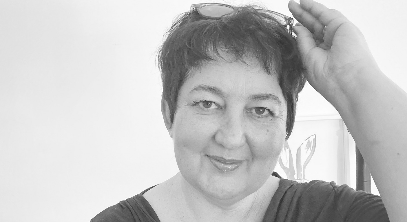 Charlotte Henard a reçu le prix de la bibliothécaire francophone 2020 décerné par l'AIFBD. (DR) charlotte-henard-bibliothecaire