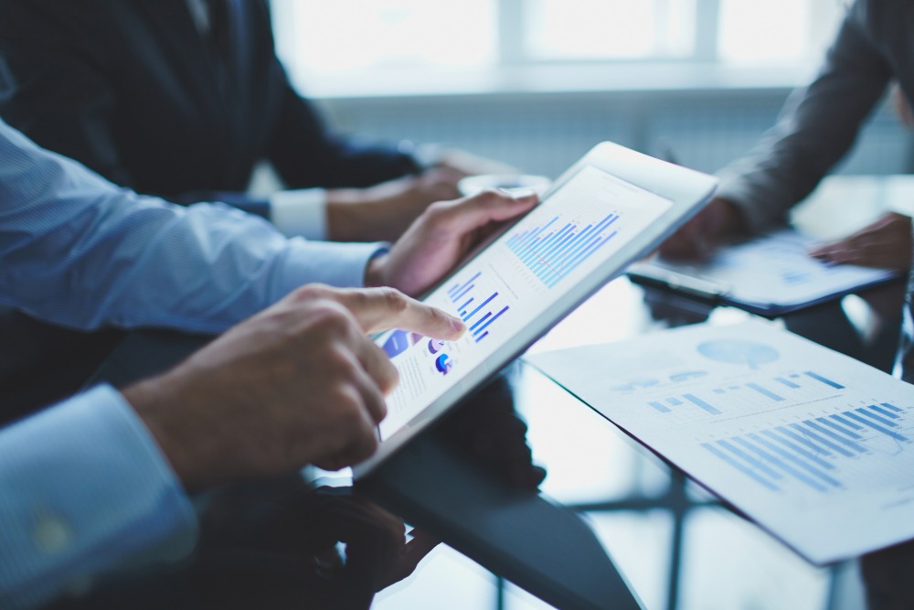 Les deux plateformes fusionneront en une seule, d'ici la fin de l'année (Freepik Premium / pressfot) Veille-Cikisi-acquiert-Ixxo