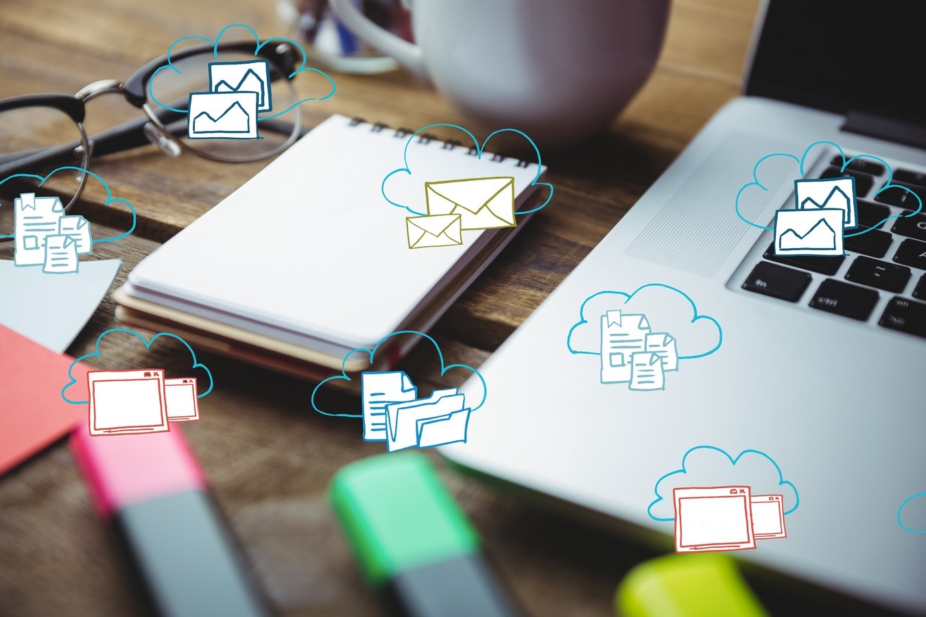 La méconnaissance des fonctionnalités des logiciels fait également partie des facteurs qui freinent les organisations à changer de dimension pour la gestion de leur courrier. (Creativeart/Freepik) comparatif-logiciel-gestion-electronique-courrier