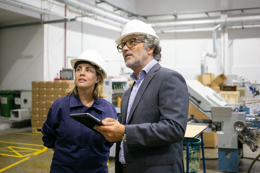 Les entreprises industrielles, qu'elles soient dans l'aéronautique, le nucléaire, la chimie, ou la pharmaceutique, sont confrontées à plusieurs défis en matière de gestion de la qualité. Contrôle qualité