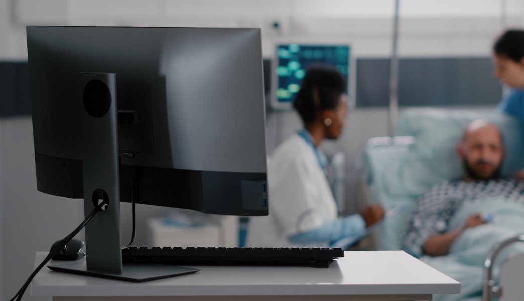 « Le secteur de la santé, et les hôpitaux en particulier, sont affectés par ces attaques qui peuvent entraîner des conséquences graves sur le fonctionnement des établissements de santé et sur la continuité et la qualité des soins », selon la CC (Freepik).