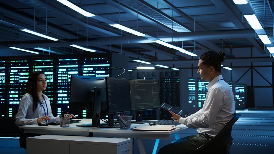 Hyland permet aux entreprises de disposer de solutions unifiées de traitement intelligent des contenus, des processus et des applications, afin d'obtenir des informations approfondies qui alimentent l'innovation (Freepik).