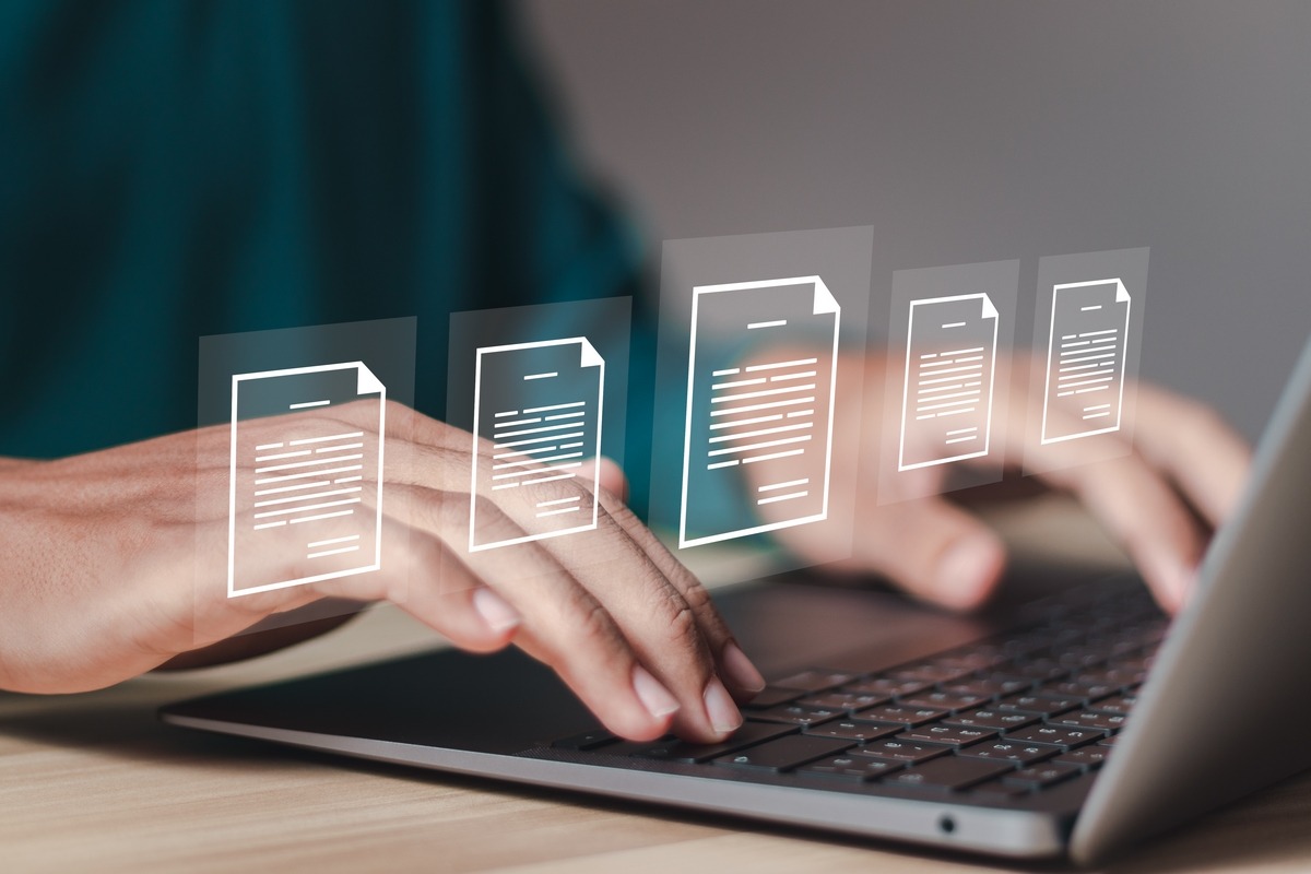 Les rapports ou autres documents numériques et les ensembles de données que vous produisez, au quotidien, sont-ils ensuite référencés, classés et conservés en archives par des professionnels de l’information ? (Stockexpert/Freepik) documents-numeriques-competences-archivistes-archivage-donnees