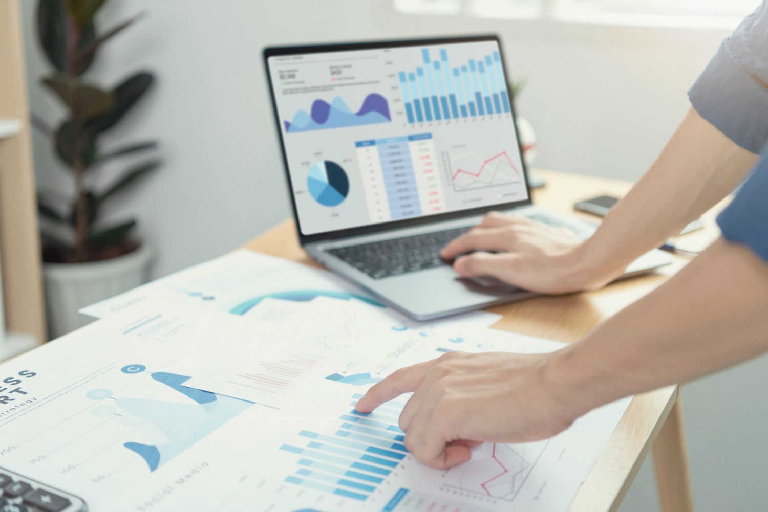 La data est aujourd'hui au cœur de l'activité des organisations. Cet outil encadré et réglementé est essentiel à l'évolution et à la prise de décision des entreprises. (Pixabay/our-team) data-qu-en-font-reelleemnt-entreprises