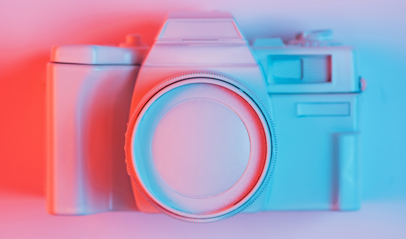 "Nous explorons 2 principaux axes de recherche : le sous-titrage automatisé du son des vidéos et la détection de visages dans les photos et les vidéos", explique André Capurro d'Orkis, qui propose une solution de digital asset management (Dam). (Freepik) Dam-digital-asset-management-IA-intelligence-artificielle-photo-video