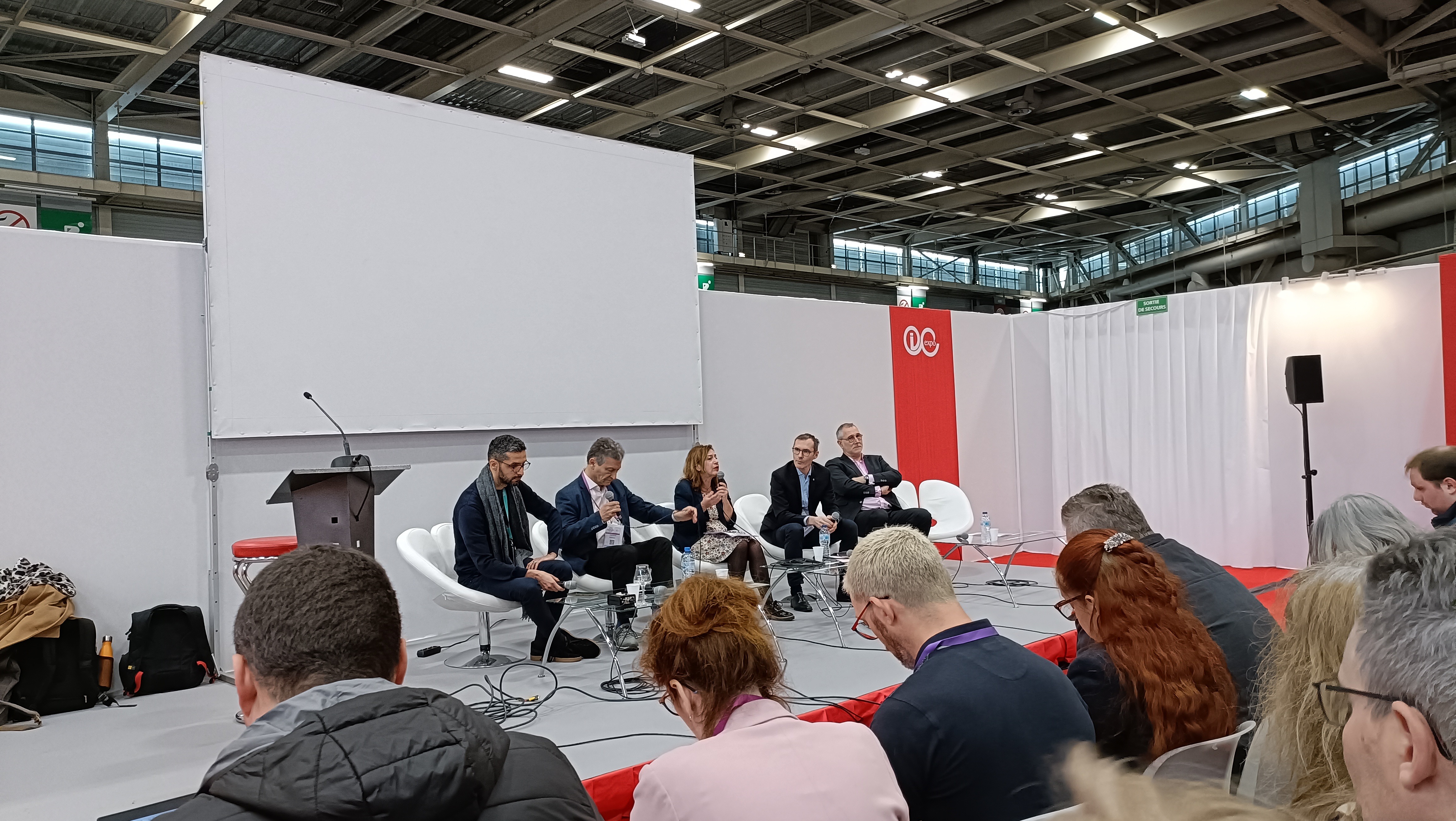 Le monde de la veille s'est rapidement emparé de l'intelligence artificielle (Archimag) Documation-2024-IA-veille-mode-emploi