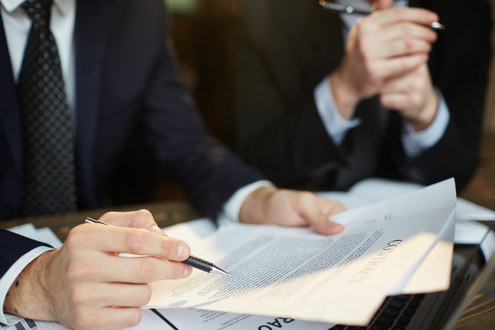 L'IA au service du traitement des contrats (Freepik Premium / Pressfoto) DocuSign-sapprete-prendre-controle-Lexion