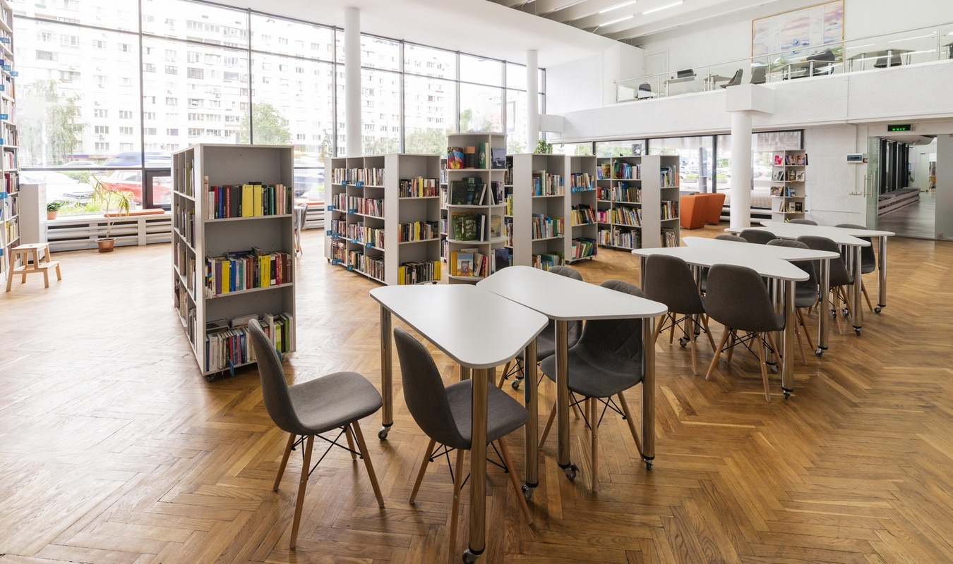 Depuis plusieurs années, les pratiques numériques s’étendent au sein de la bibliothèque. (Freepik) bibliotheques-municipales-pratique-numerique-accessibilite-environnement
