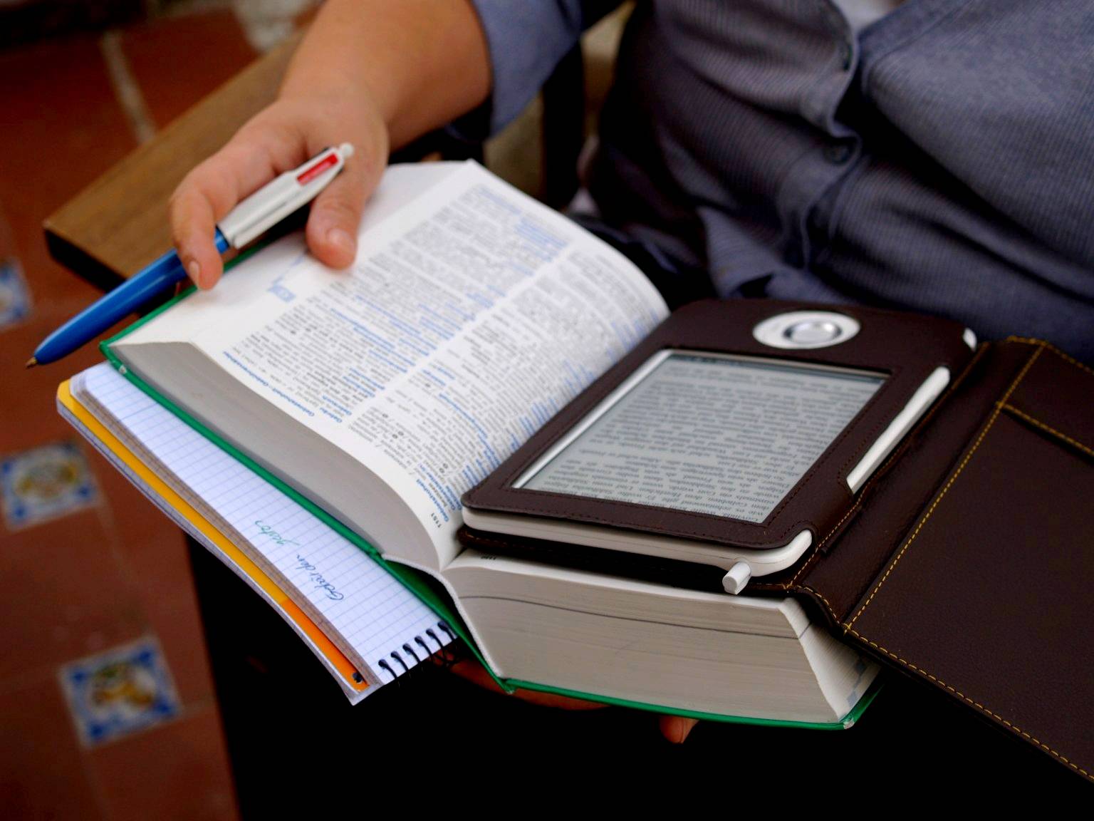 La simplicité, que ce soit dans la mise en oeuvre de l’offre pour la bibliothèque ou dans l’utilisation pour les usagers, doit être primordiale (teclasorg via Visual Hunt / CC BY)