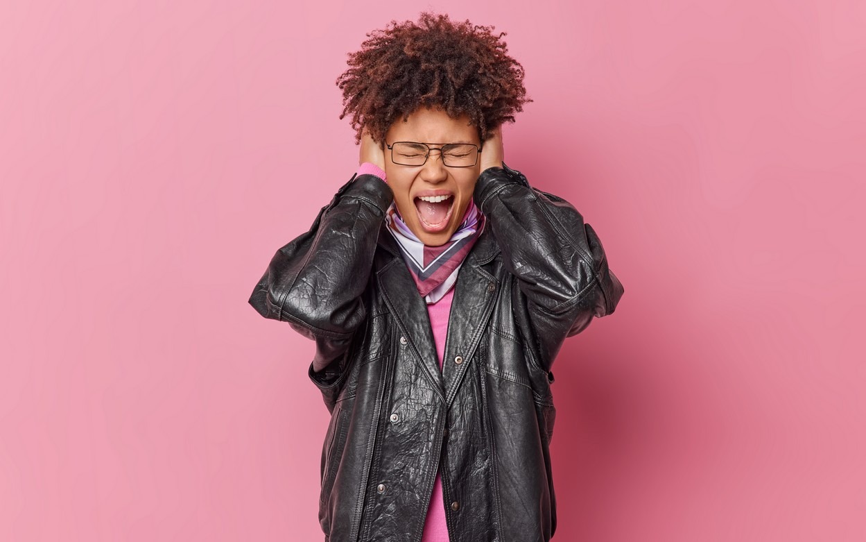 Selon une étude menée par Obsoco, la Fondation Jean-Jaurès et Arte 85 % des Français ont “l’impression de voir tout le temps les mêmes informations dans une journée”. (Wayhomestudio/Freepik) etude-defiance-infobesite-presse-information