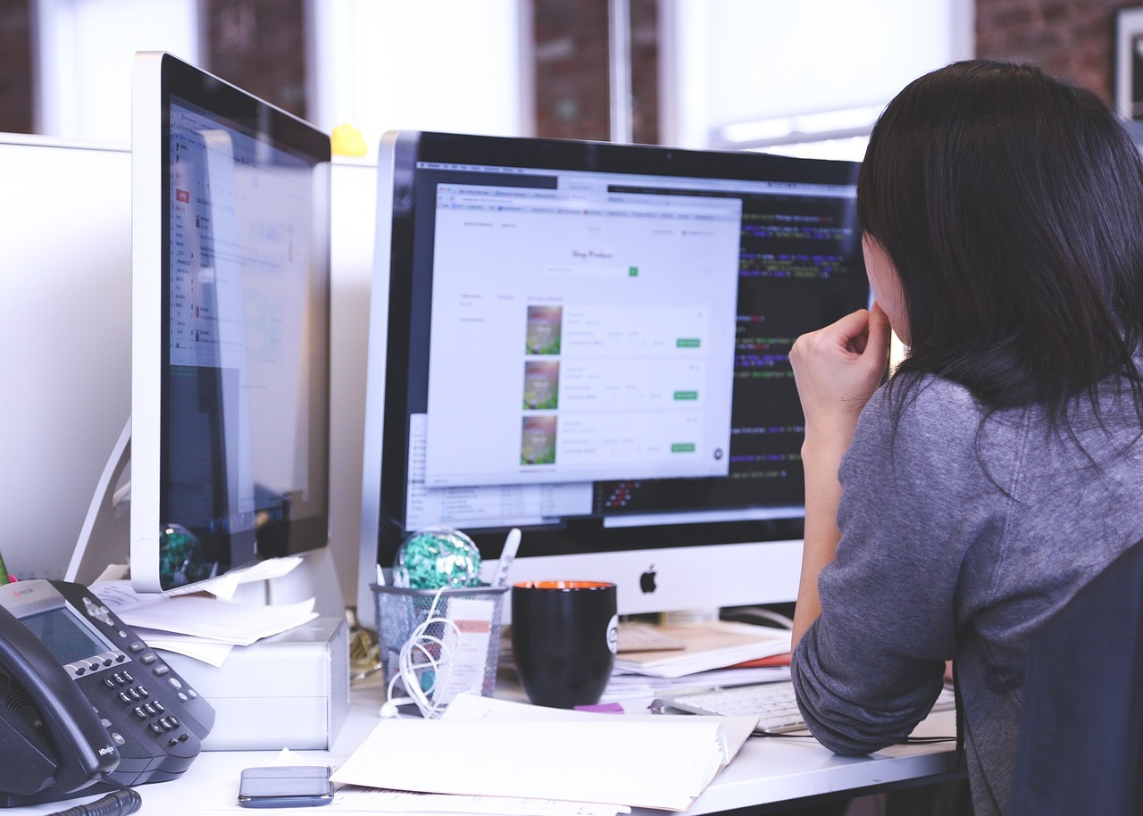 Le passage à la facturation électronique s’appliquera en trois temps (StartupStockPhotos) Quels-outils-utiliser-securiser-factures-electroniques
