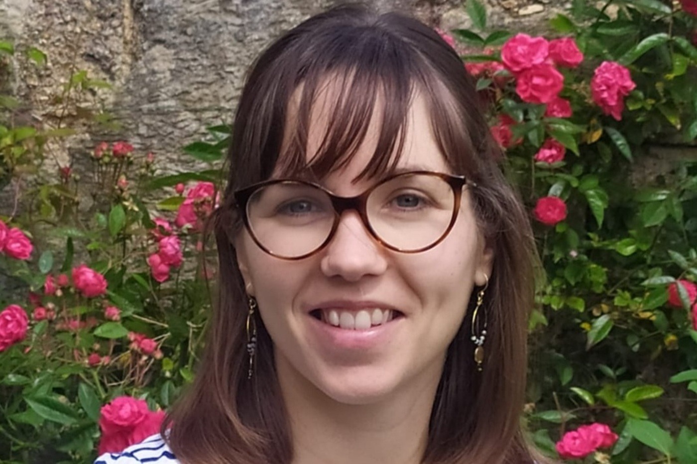 C’est pour se professionnaliser et travailler que Fanny Sébire n’a pas souhaité poursuivre en doctorat après un master 2 en biologie intégrative : physiologie et neurosciences, et a intégré l’École de bibliothécaires-documentalistes (EBD). (DR) Fanny-Sebire-data-librarian-recherche