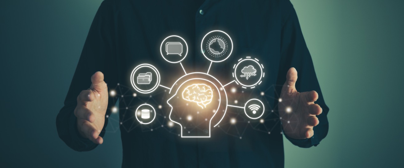 Rendez-vous le 18 septembre pour découvrir le témoignage du Groupe ESTYA autour de la gestion des connaissances ! (Freepik/Kitinut) concept-de-technologie-de-l-information-numerique-homme-d-affaires-touchant-l-ecran-d-intelligence-artificielle-ai