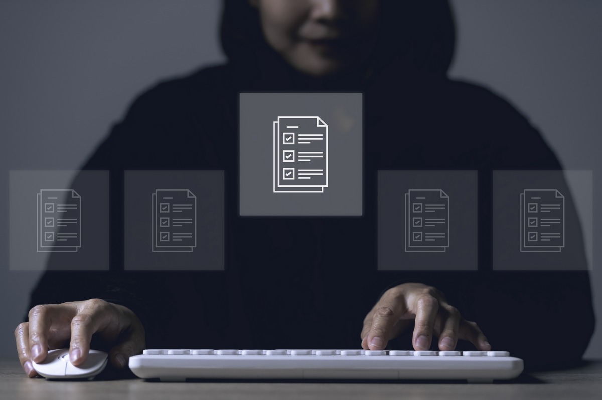 Le filigrane numérique permet de protéger les documents sensibles avant de les transmettre. (Freepik/reewungjunerr) fraude-documentaire-filigrane-fraude-identite