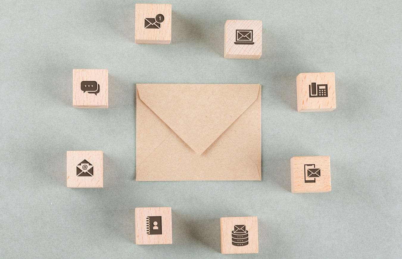 Selon le dernier rapport de la Gouvernance de l’information réalisé par Serda-Archimag, seules 12,27 % des organisations ont mis en place une Gec et 36,81 % se sont engagées ou ont prévu de se lancer dans le processus. (8photo/Freepik) gec-gestion-electronique-courrier-tendances-evolutions