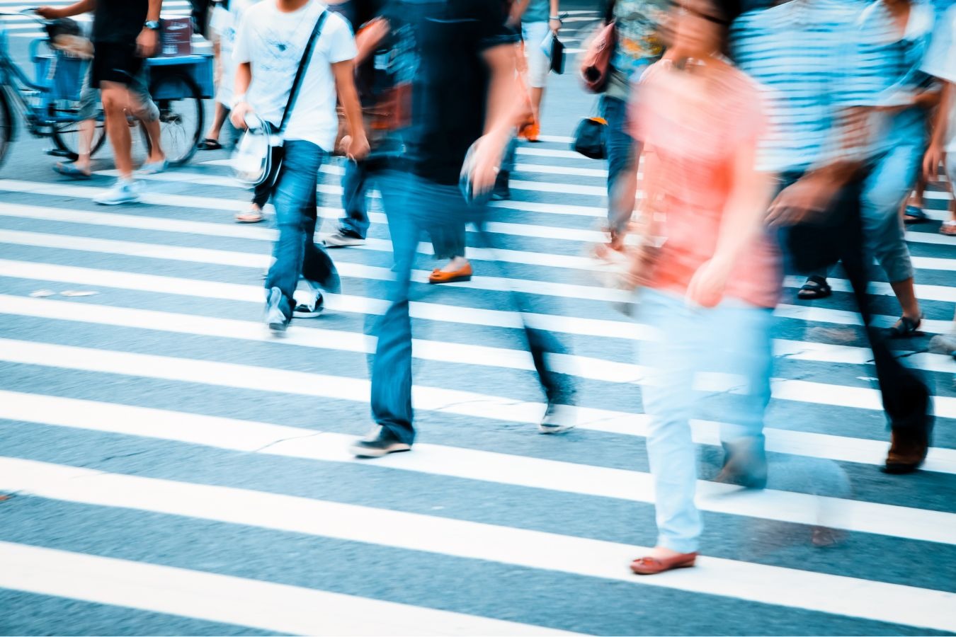 La ville de Montrouge utilisent les nouvelles technologies pour améliorent le service rendu aux habitants, sans pour autant délaisser le contact humain. (Canva) gestion-relation-citoyen-ville-montrouge