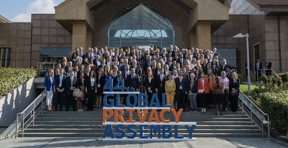 L’Assemblée mondiale pour la protection de la vie privée (ou Global Privacy Assembly) rassemble chaque année 80 pays pour renforcer les capacités de coopération internationale en matière de protection des données. (Crédits photos : la Cnil) assemblee-mondiale-protection-donnees