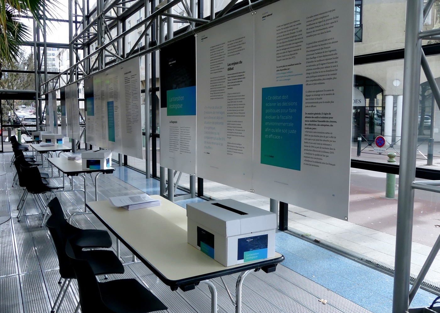 Au sein des archives départementales de la Gironde, en Nouvelle-Aquitaine, près de la moitié des 5,1 mètres linéaires de cahiers de doléances n’est pas librement communicable. (Florian Pépellin/Wikimédia) Grand-debat-national-chantier-documentaire-decennie