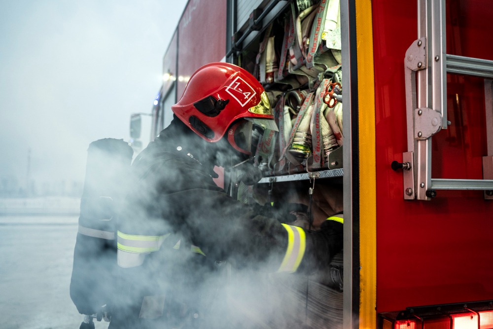 Selon les premiers élément de l'enquête, 200 m² du premier étage de la médiathèque ont été touchés par le feu (Freepik Premium) Dijon-mediatheque-Champollion-visee-incendie-probablement-criminel
