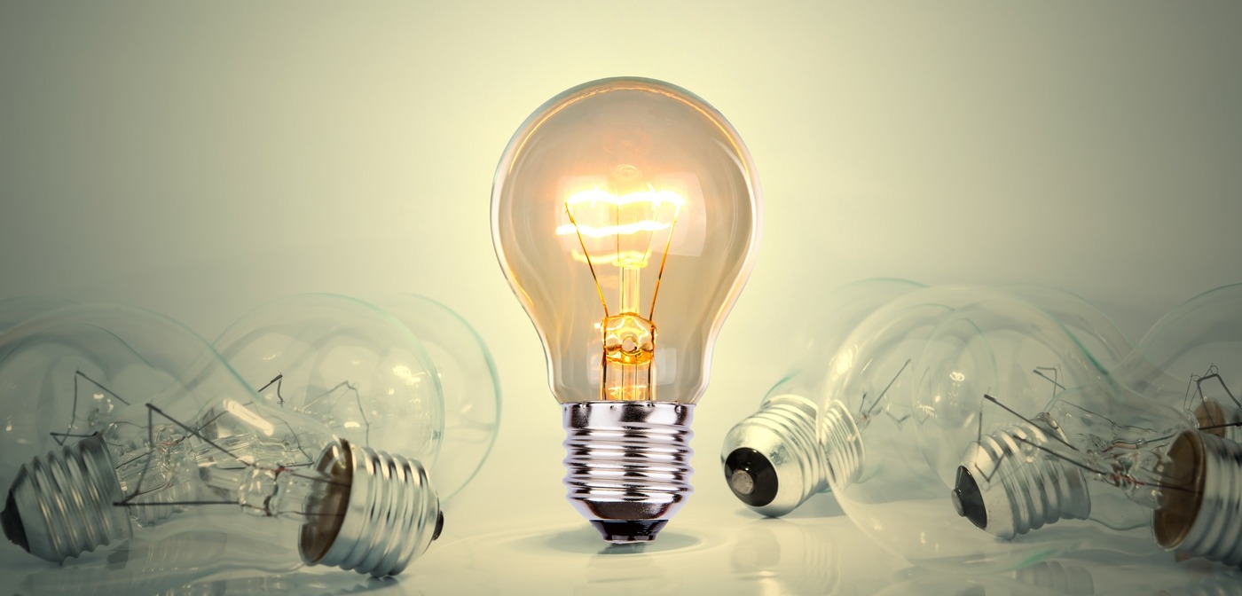 A côté des pôles de compétitivité ou des plateformes digitales, l'innovation ouverte repose sur l’idée que les entreprises n’innovent plus seulement par elles-mêmes et qu’elles doivent désormais s’appuyer sur des réseaux extérieurs. (Freepik/Jannoon028) innovation-pole-competitivite-plateforme-ouverte