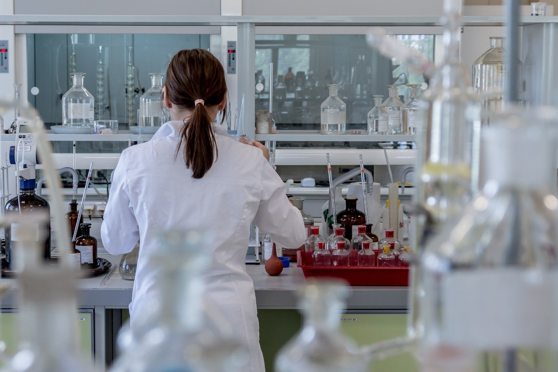 Comment gérer et publier des données en toute sécurité, (droit d'auteur jarmoluk) laboratory-elsevier