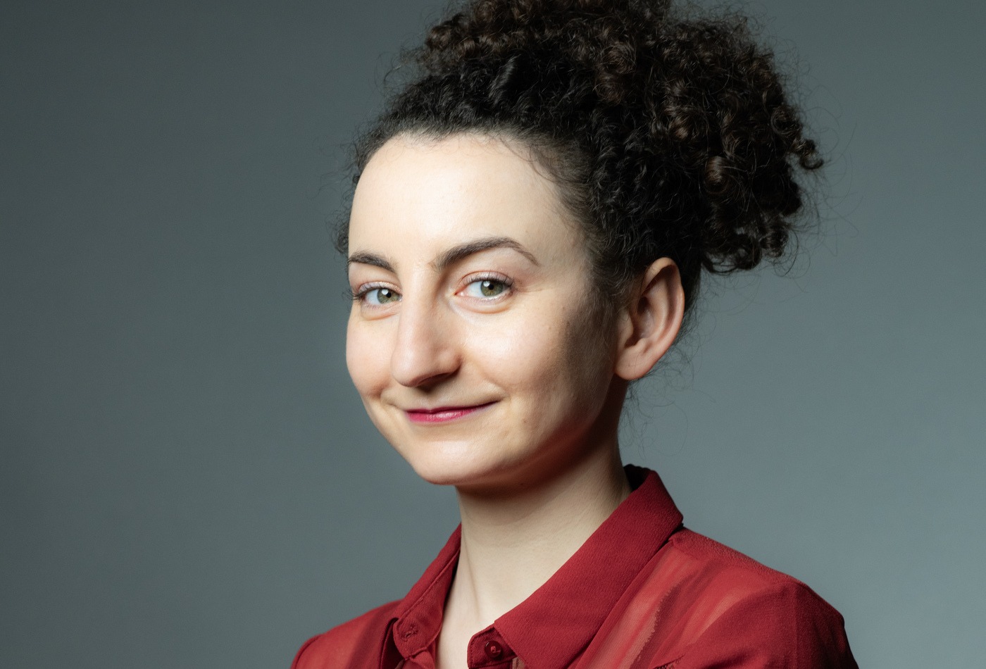 Laura Sibony : "Je ne souhaite pas expliquer le fonctionnement de l’IA ni juger ses effets, car elle prend des formes très diverses selon les usages que l’on en fait et selon les données qu’on lui donne". (DR) Laura-Sibony-IA-remplace-taches-metiers