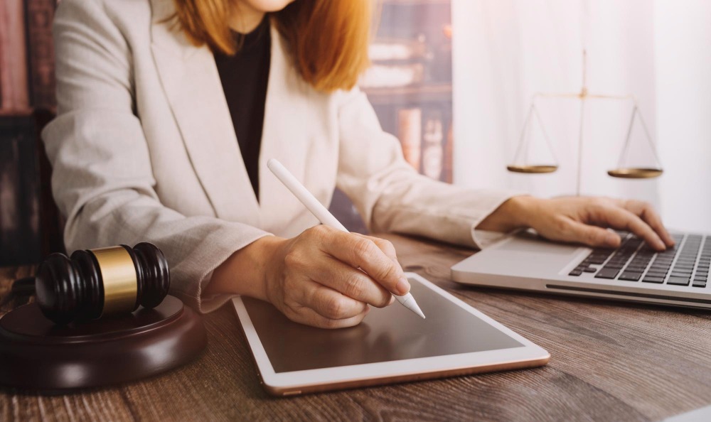 LexisNexis consolide ses positions sur le terrain de l'intelligence artificielle (Freepik Premium / armmypicca) information-juridique-lexisnexis-acquiert-start-belge-henchman