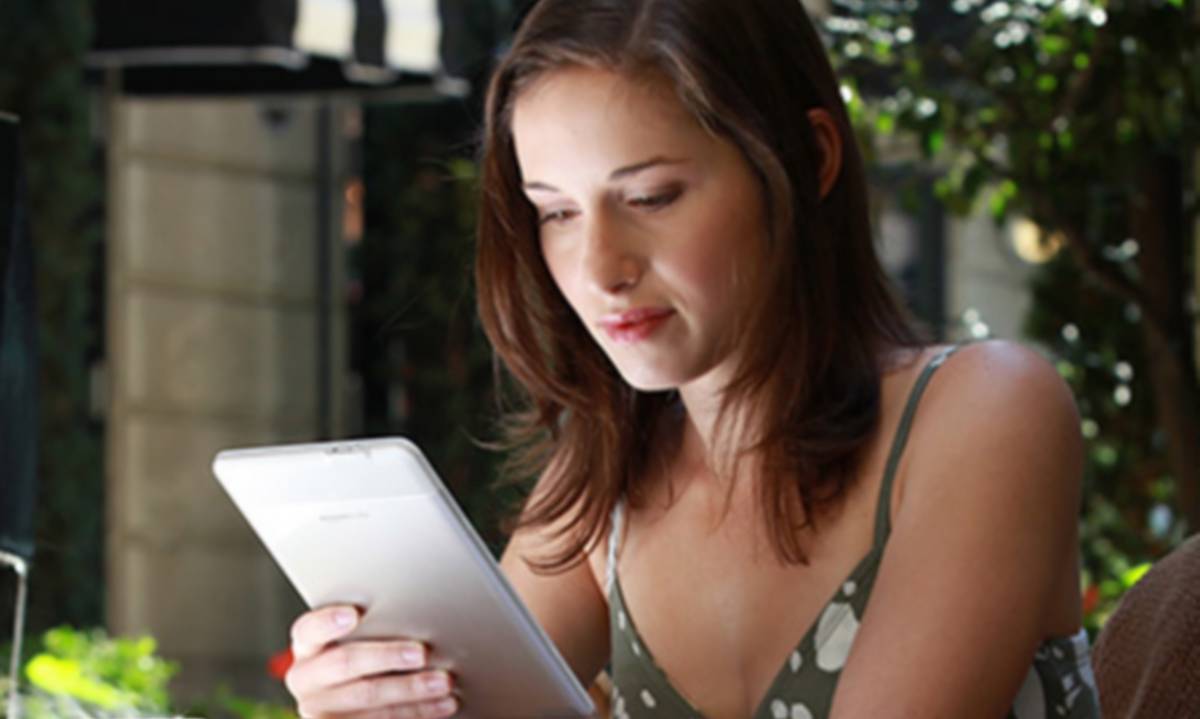 Le monde francophone s’engage également sur la voie de l’offre numérique. (Flickr/goXunuReviews)