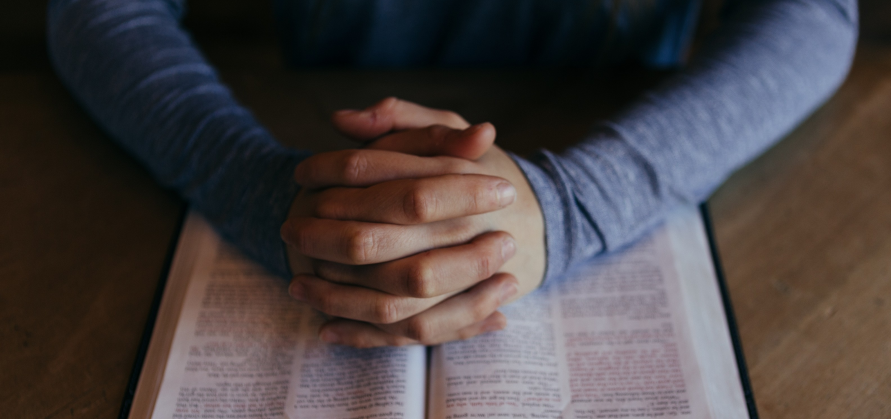 Les entretiens durent 30 minutes, jamais plus. Ce timing permet une rotation optimisant les rencontres. (VisualHunt