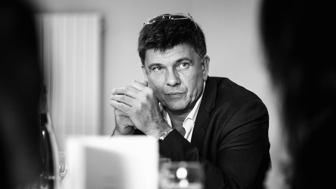 Le 06 février 2024, Open Bee dévoile pour son 20ème anniversaire, sa V7 de gestion documentaire lors d'un événement hybride, présenté par son fondateur Marc Balleydier devant des centaines de professionnels. (Openbee) Version-sept-openbee-reinvente-gestion-contenus-heure-ia