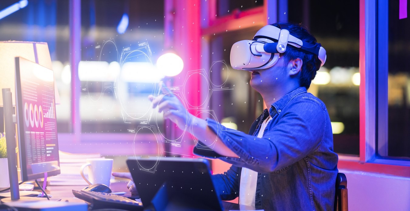 « 80 cas d’usage dans le métavers sont expérimentés actuellement », assure Emmanuel Moyrand, président du cabinet de conseil Azteq et cofondateur de l’association France Meta. (Lifestylememory/Freepik) experimentation-metavers-travail-usages