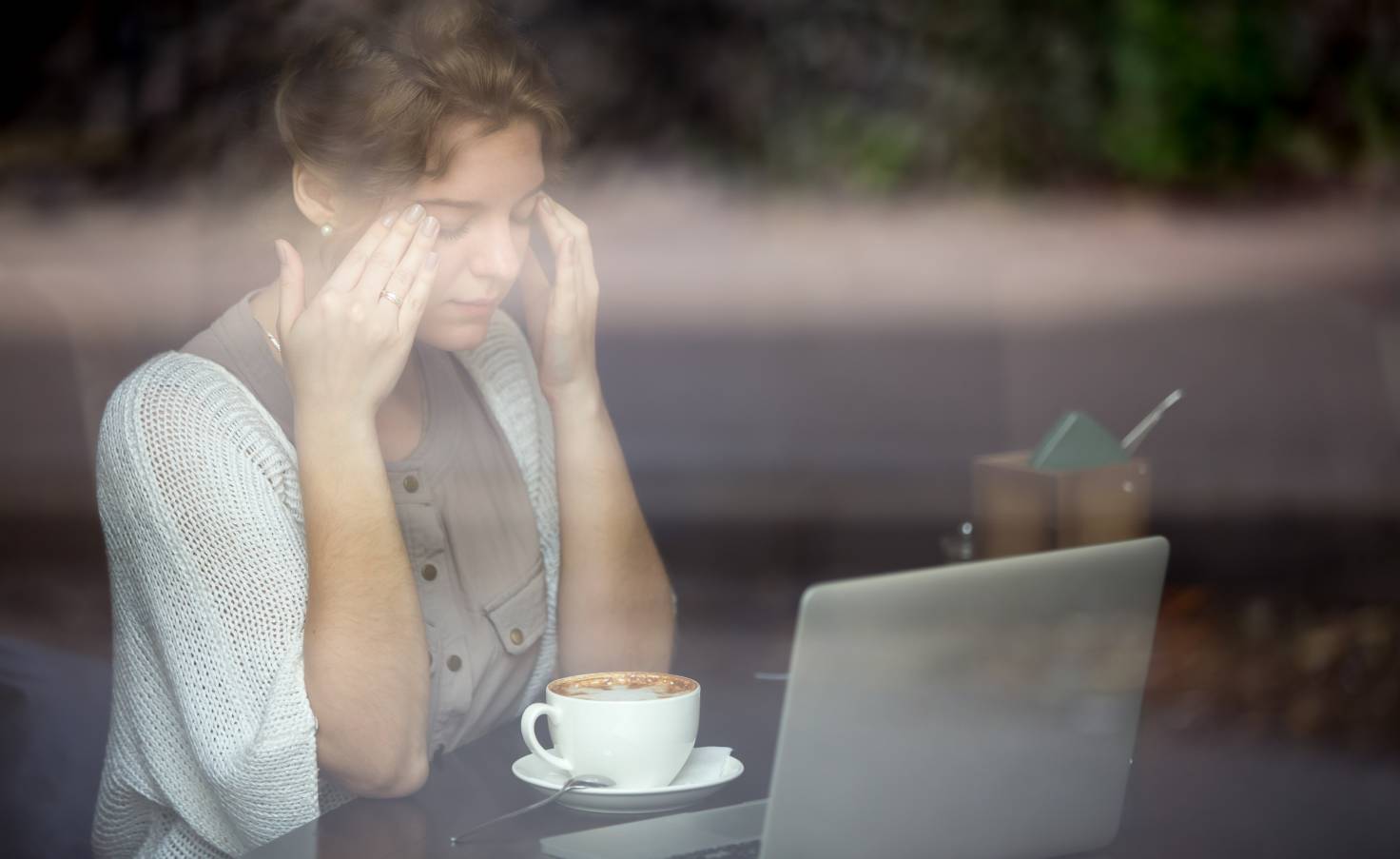 72 % des gens ne répondent pas à tous les emails qu'ils reçoivent dans le cadre professionnel et les 2/3 des sondés déclarent en souffrir. Mais les émetteurs de mails ne sont pas les seuls à souffrir du phénomène de la non-réponse. (Freepik/yanalya) repondre-messages-mails-non-reponse