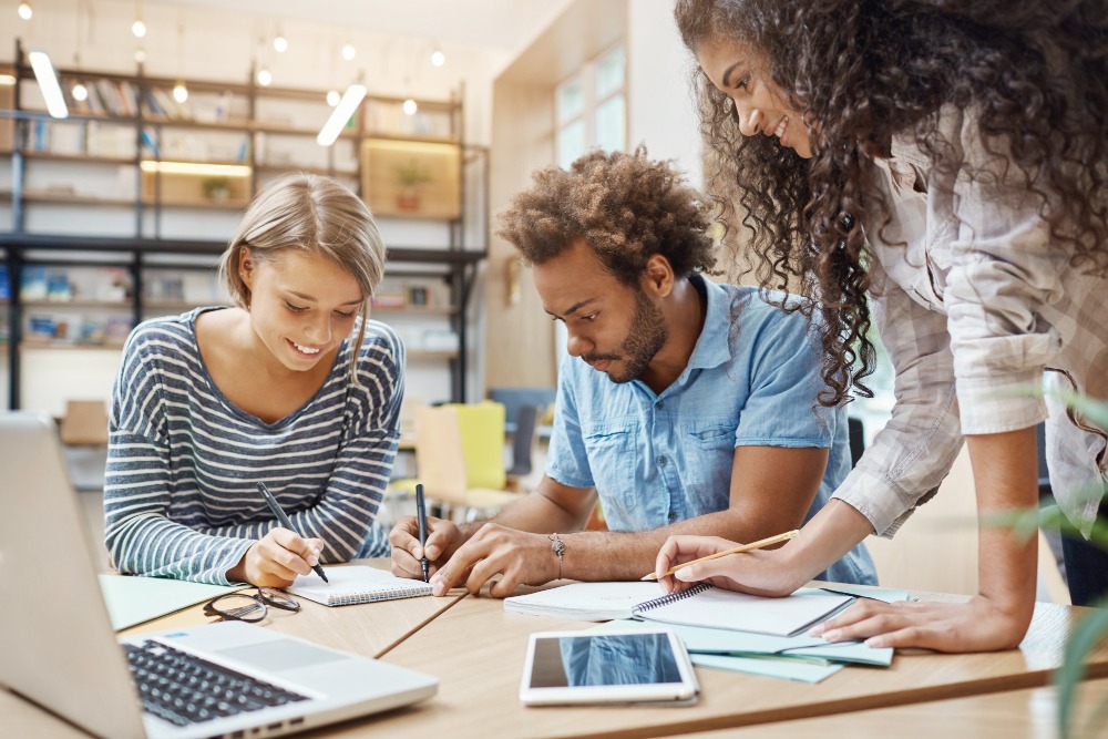 Seulement 17 % des salariés connaissent la signification du numérique responsable (Freepik Premium / Cookie_studio) moitie-salaries-jamais-entendu-parler-numerique-responsable