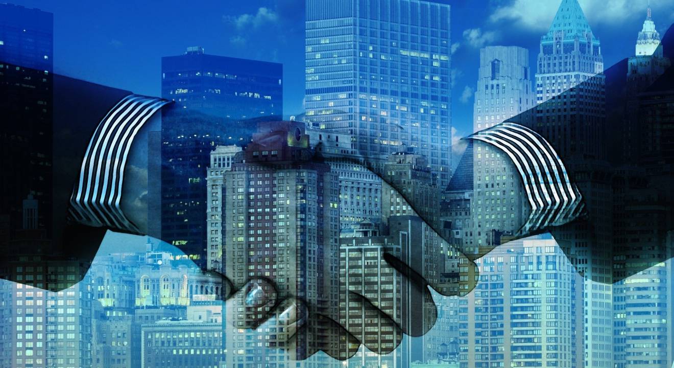 La collaboration entre Ephesoft et Alfresco Software porte notamment sur la capture de documents et la gestion de contenu d’entreprise. (Pixabay/Gerd Altmann) partenariat-main-technologie