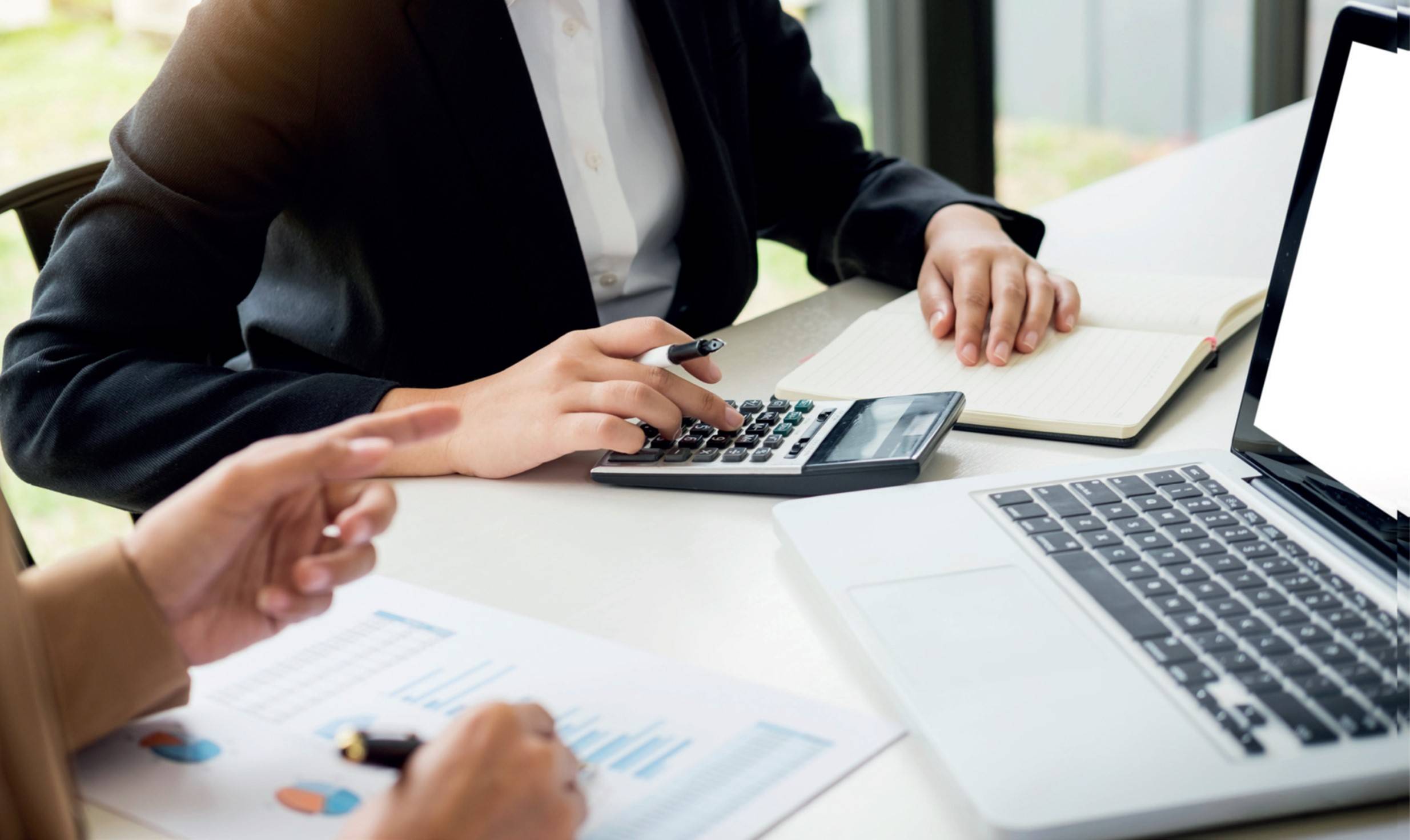 Le déploiement d'une solution de dématérialisation des factures offre des bénéfices immédiats, en temps et en trésorerie. pitney_facture