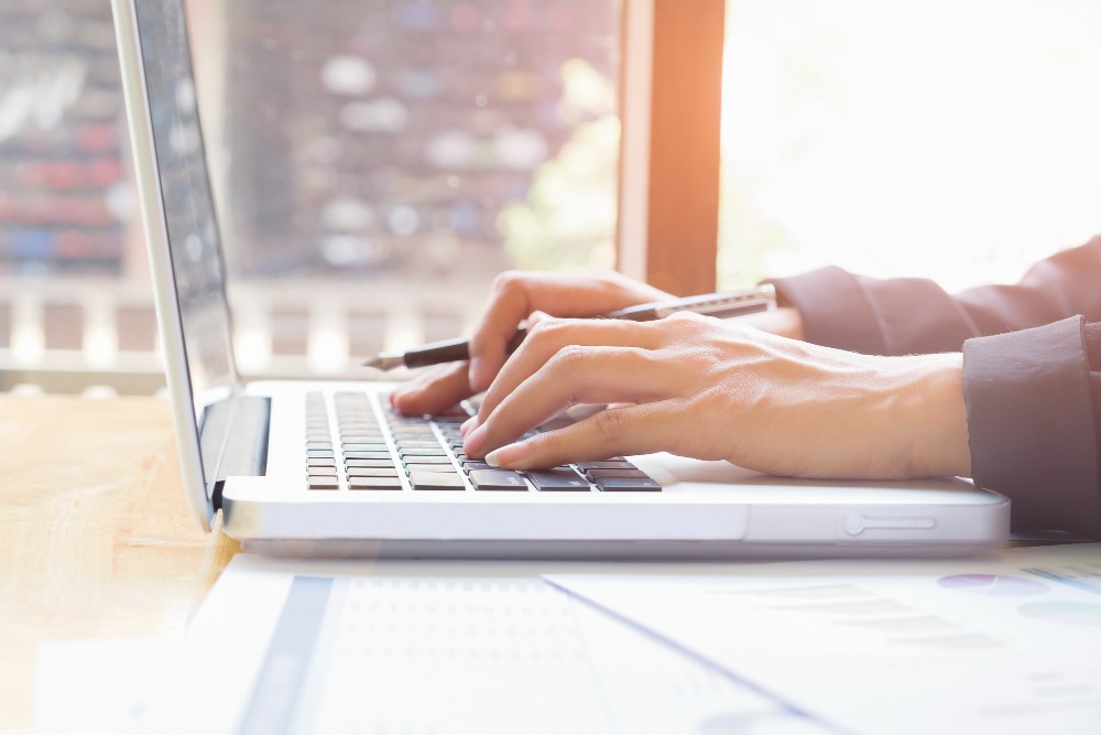 Les résultats de cette enquête sont extraits du Supplément gratuit d'Archimag consacré aux plateformes documentaires. Clavier d'ordinateur