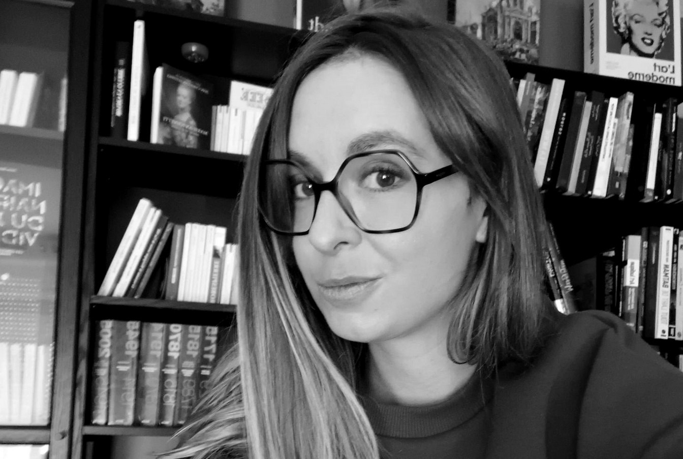 Marine Macq, autrice, chroniqueuse, youtubeuse, galeriste et archiviste dans le domaine du jeu vidéo. (DR) portait-marine-macq-archives-jeux-video